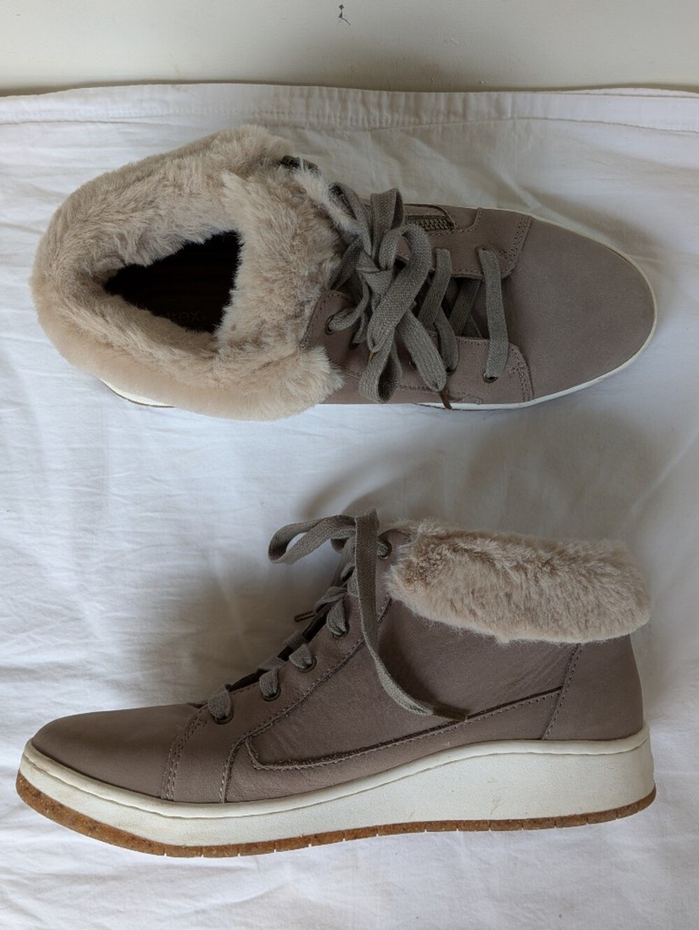 Aetrex Dylan Leather Arch Support Sneaker Zip Sides Fur Trim